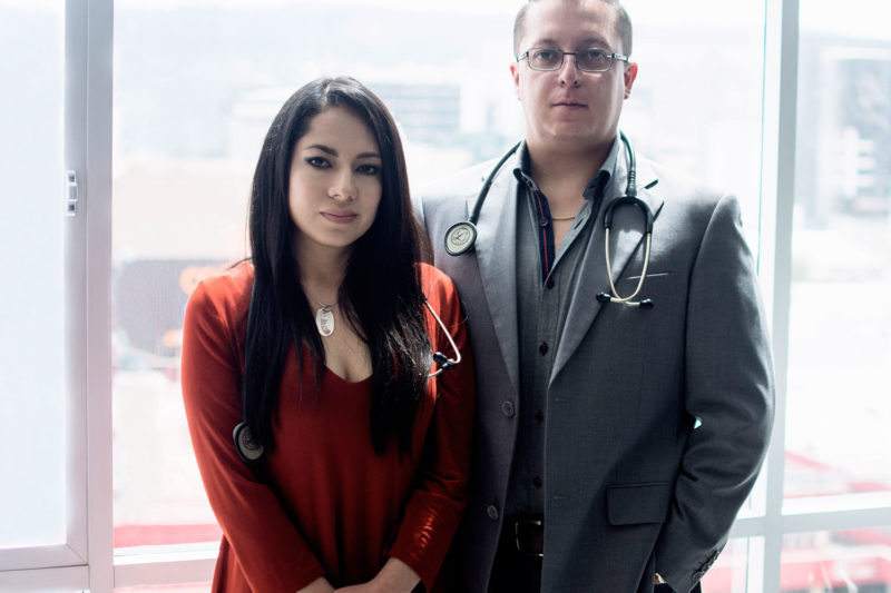 Dr. Esteban Arroyo y Dra. Pamela Coba